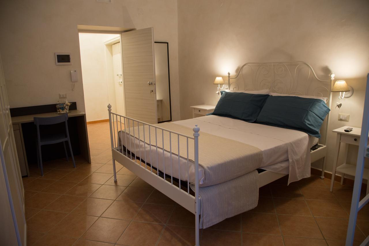 Bed and Breakfast Alta Marea Маргерита-ді-Савоя Екстер'єр фото