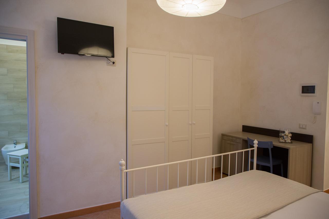 Bed and Breakfast Alta Marea Маргерита-ді-Савоя Екстер'єр фото